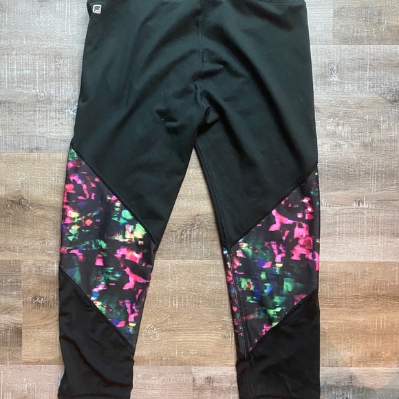 Fabletics Capri Leggings - Picture 3 of 5